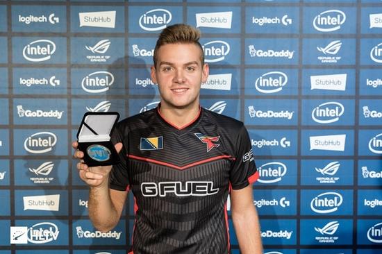 在小联盟反 在小联盟反